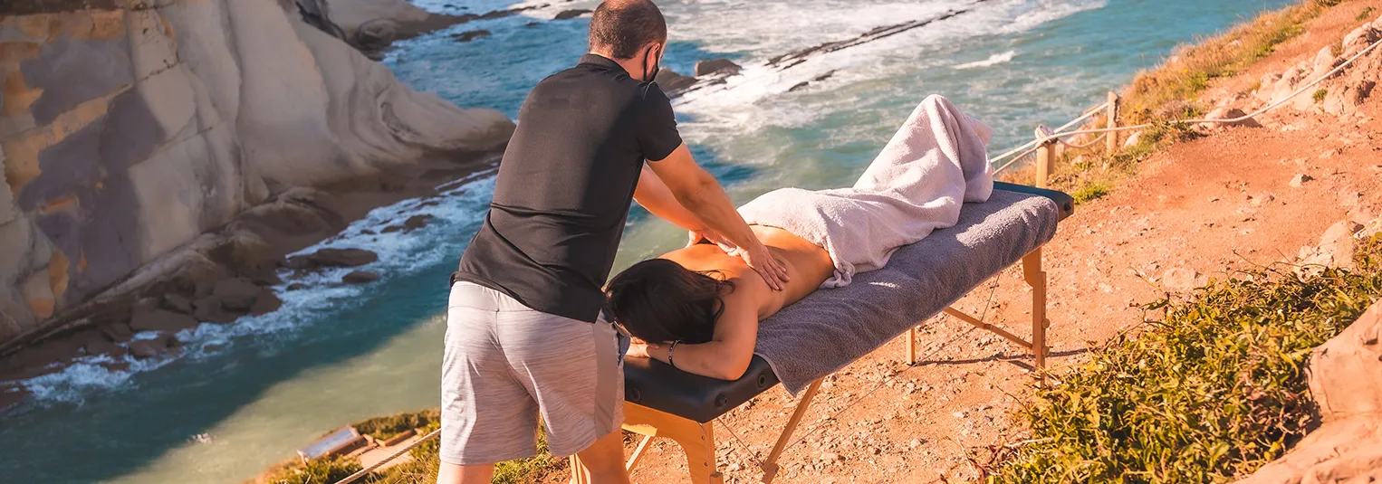 banner-all-inclusive-vs-customized-wellness-retreats-1